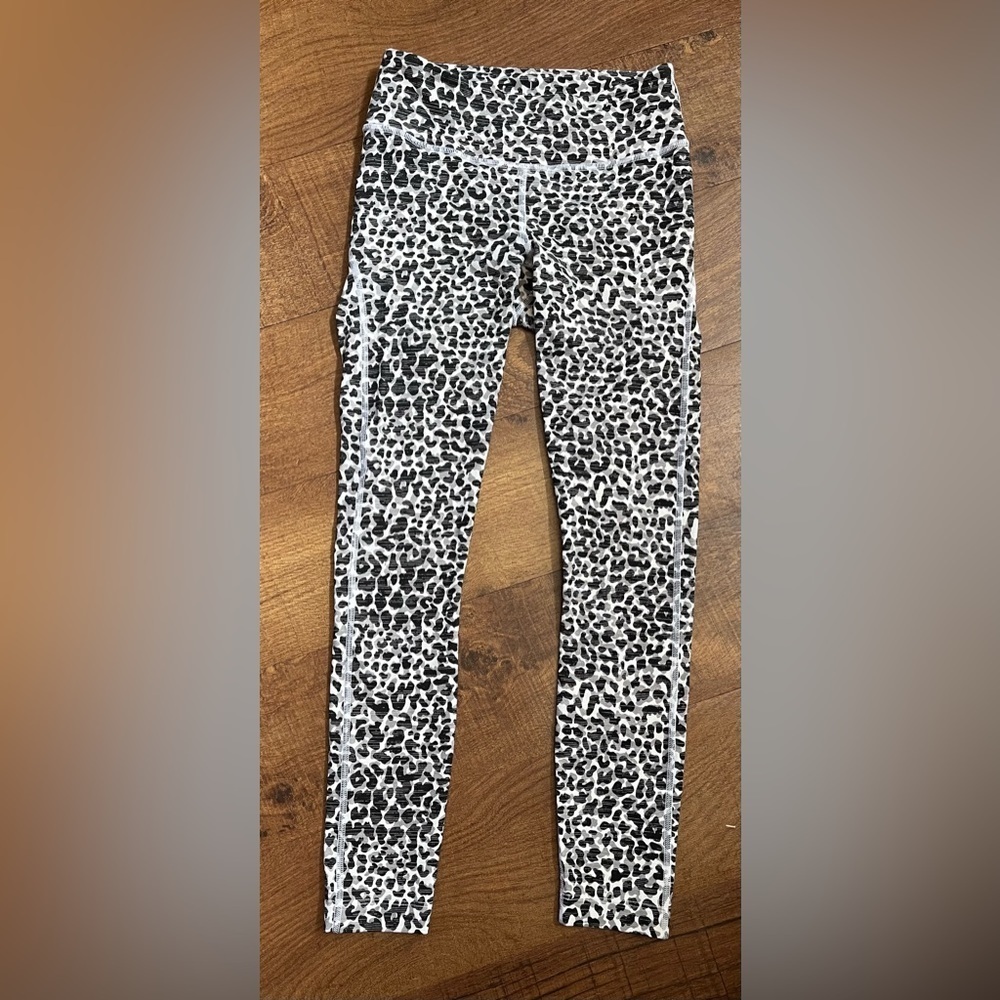 Outdoor voices women leggings animal print XS extra small